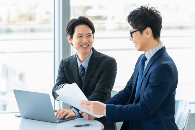 alt="判断に迷ったときのデジタルサイネージ導入の考え方"